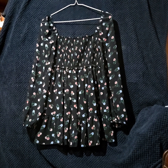 Dress - Picture 1 of 2